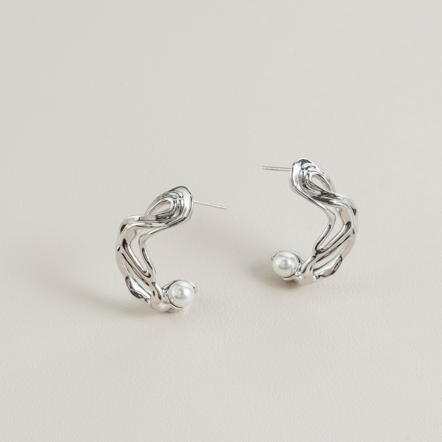 c-shaped auspicious cloud earrings