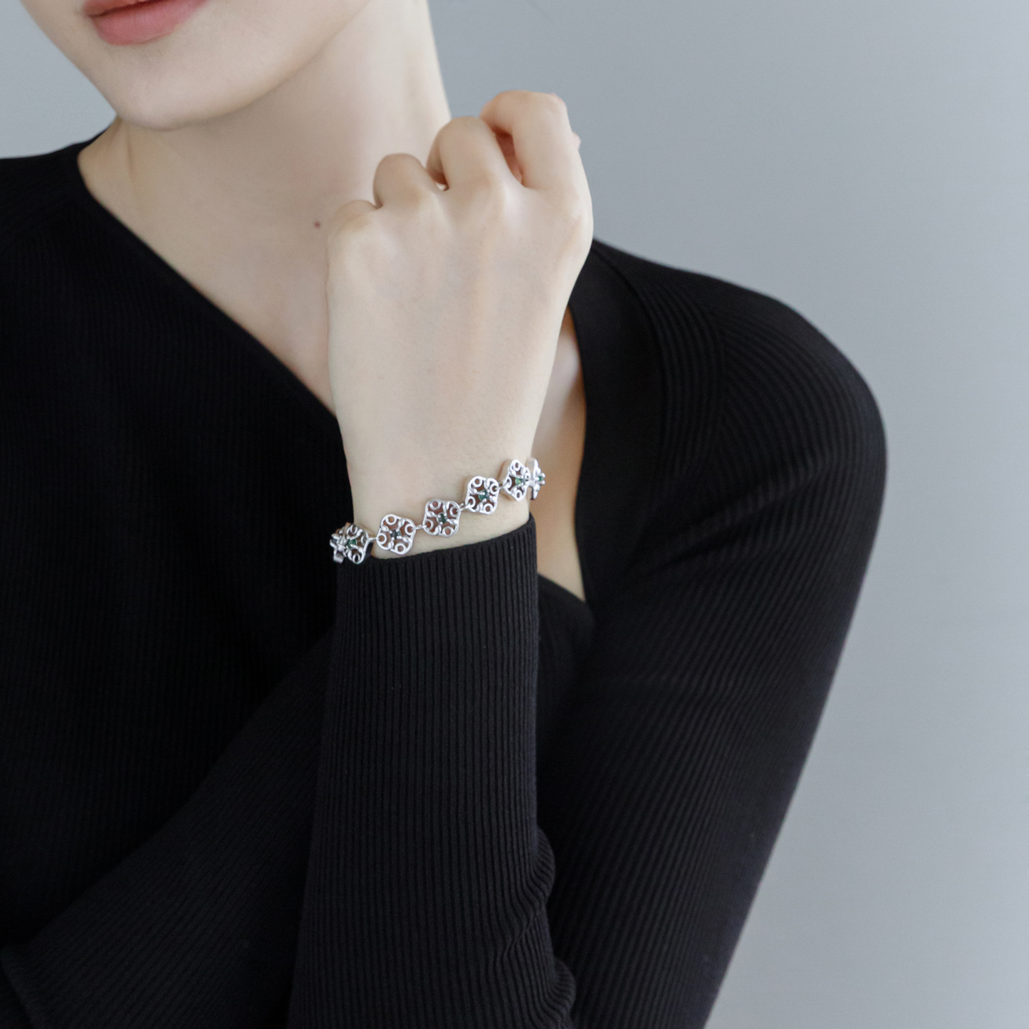 Green Specter Ten Flowers Bracelet