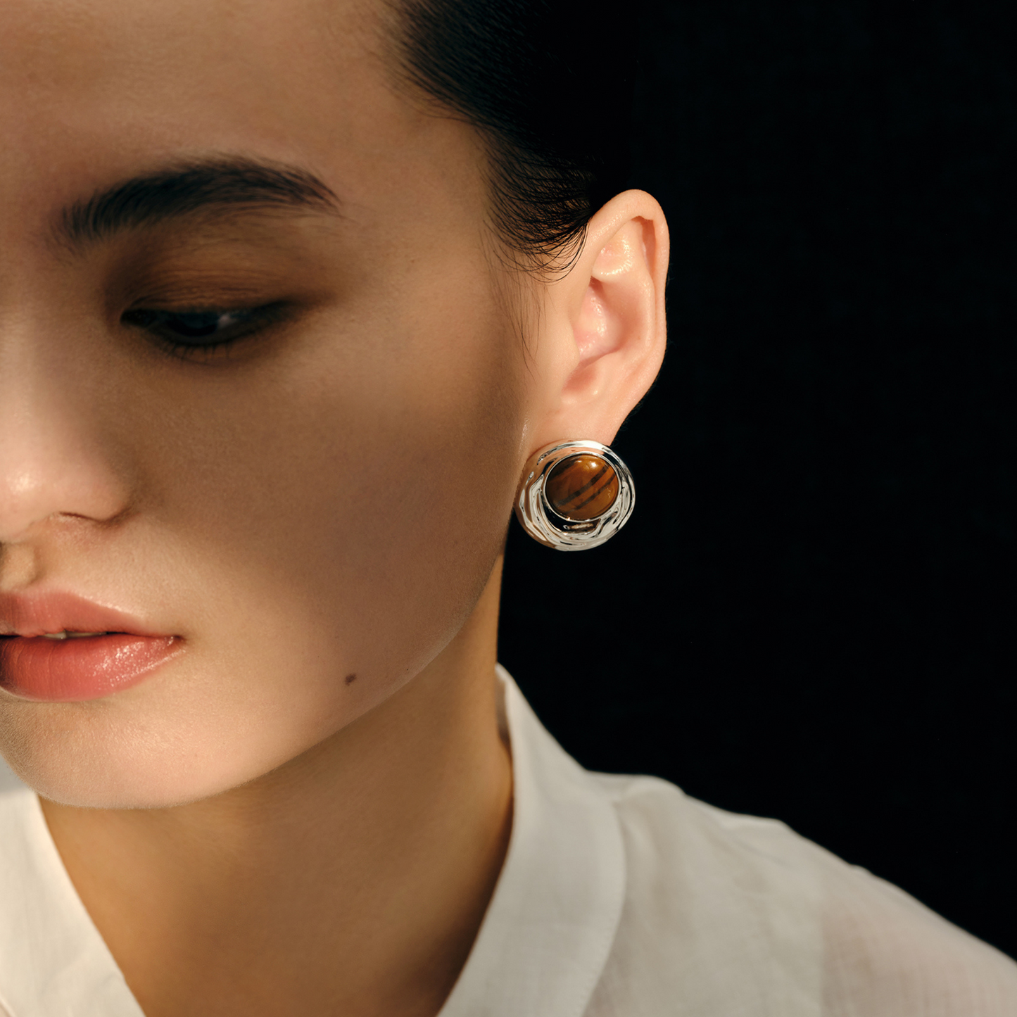 Wood grained stone disc earrings