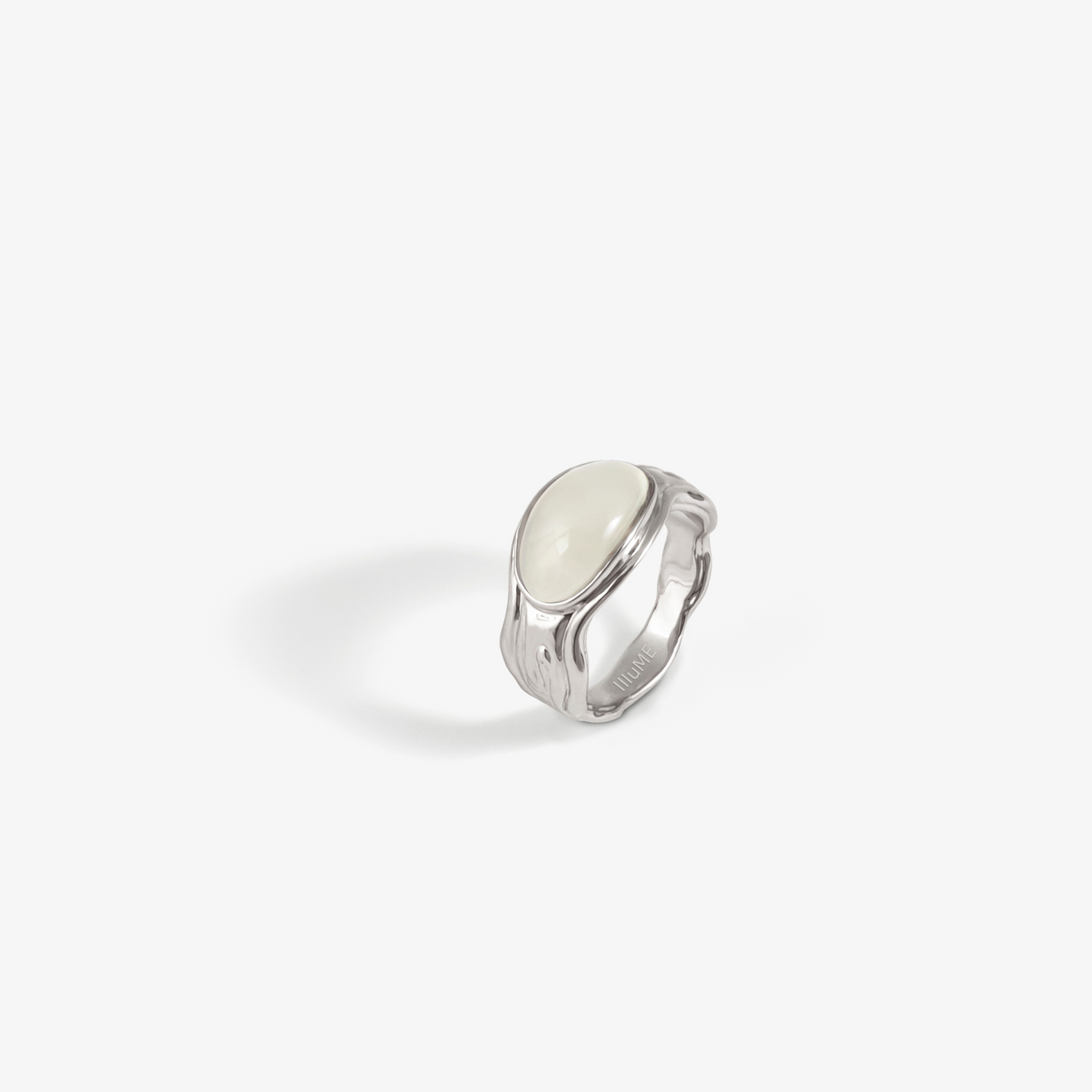 White Chalcedony Auspicious Clouds Ring